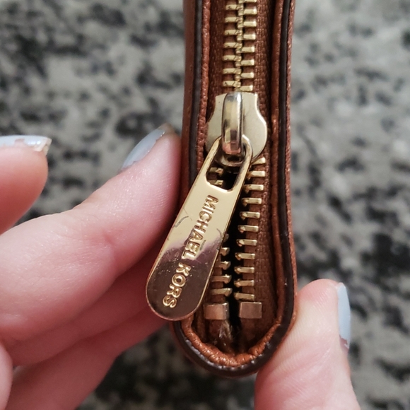 Michael Kors Handbag & Matching wallet - Picture 7 of 8